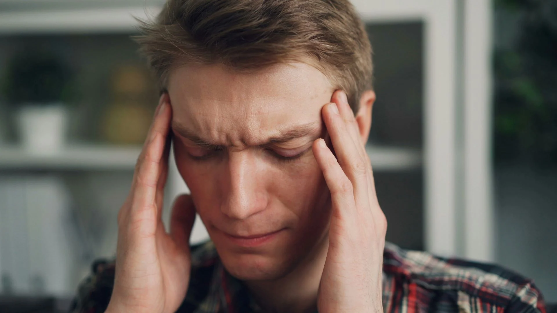 "Cortisol face" podbija TikToka. Internetowy mit może cię sporo kosztować