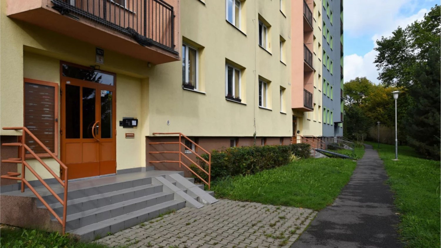 Nowy obowiązek dla właścicieli mieszkań. Kary nawet do 30 tys. zł Mieszkanie, blok, osiedle, mieszkania