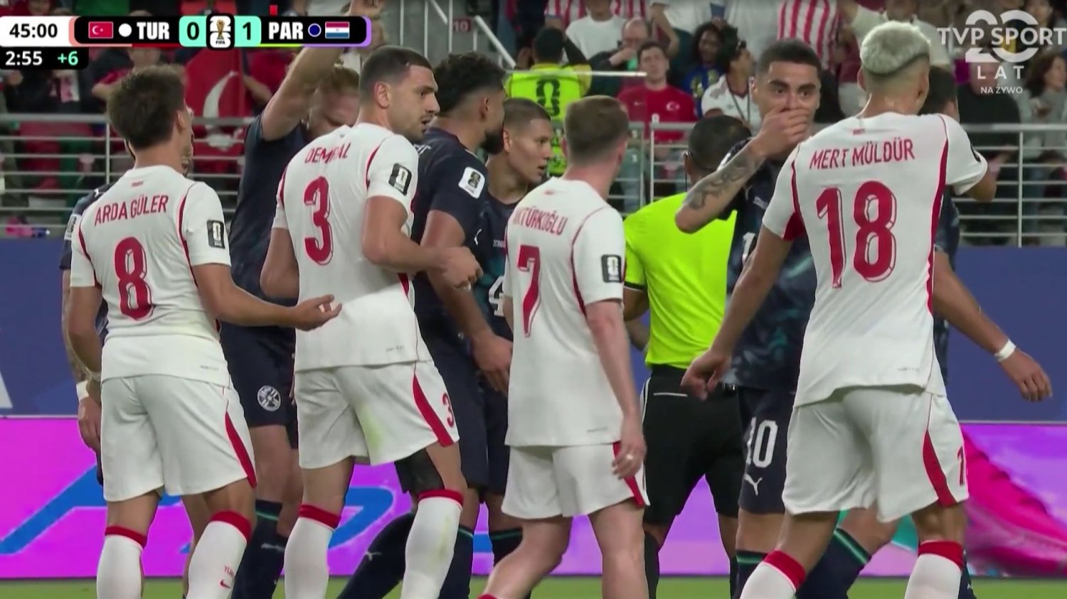 Kuriozalna czerwona kartka w meczu Turcja-Paragwaj. FIFA znowu popłynęła Miguel Almirón z Paragwaju z czerwoną kartką w meczu z Turcją