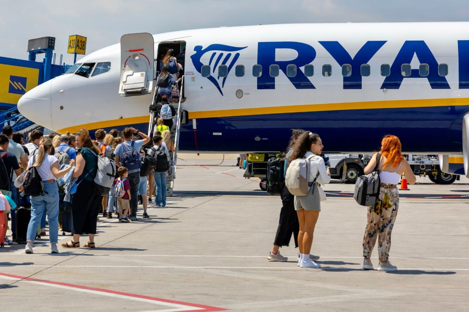 Na Malce założył dwie pary butów, żeby wejść do Ryanaira