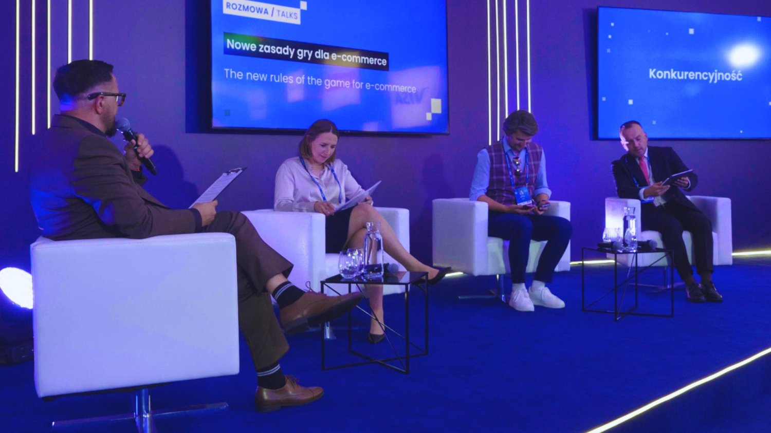 Na XXXV Forum Ekonomicznym w Karpaczu odbył się panel "Nowe zasady gry w e-commerce", poświęcony przełomowym zmianom unijnym w obszarze handlu elektronicznego i walce z zalewem ultratanich paczek z Chin.