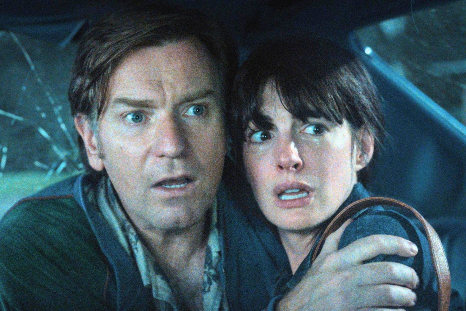 Najlepszy film o dinozaurach po "Parku Jurajskim". Film z Hathaway brzmi aż za dobrze "Koniec ulicy Dębowej" z Ewanem McGregorem i Anne Hathaway jest tak dobry jak "Park Jurajski" Stevena Spielberga?