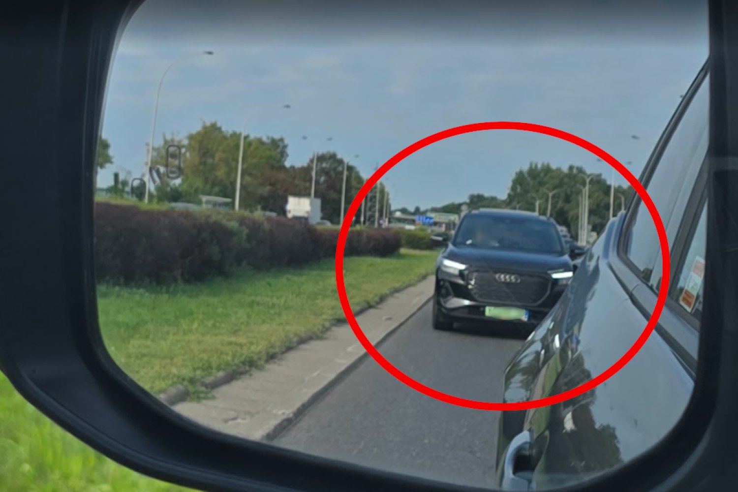 Nie montuj rejestracji w tym miejscu Nie montuj rejestracji w tym miejscu