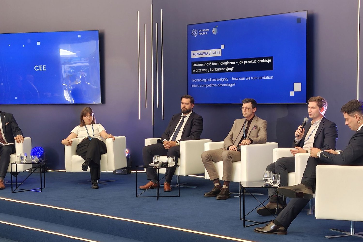 W strefie Domu Cyfrowej Polski odbył się panel zatytułowany "Suwerenność technologiczna: jak przekuć ambicje w przewagę produkcyjną".