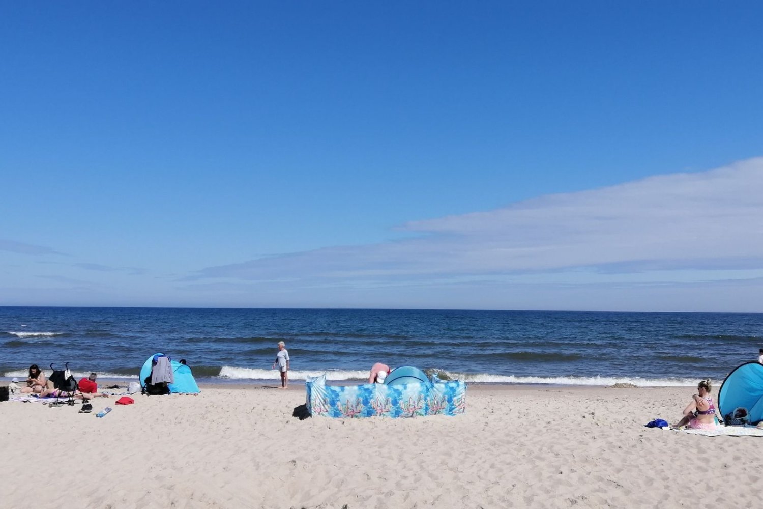 Nowe zejście dla plażę podzieliło turystów Nowe zejście na plażę w Pobierowie