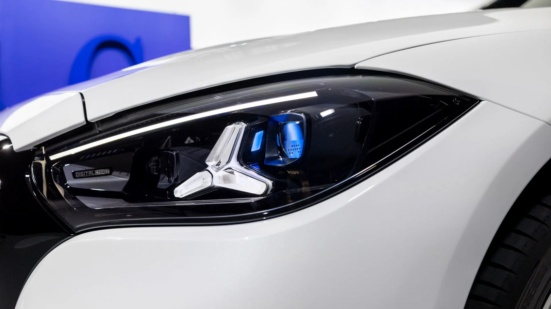 Nowy Mercedes Klasy C (2026) niszczy system. Cena, silniki i ten zasięg hybrydy to hit