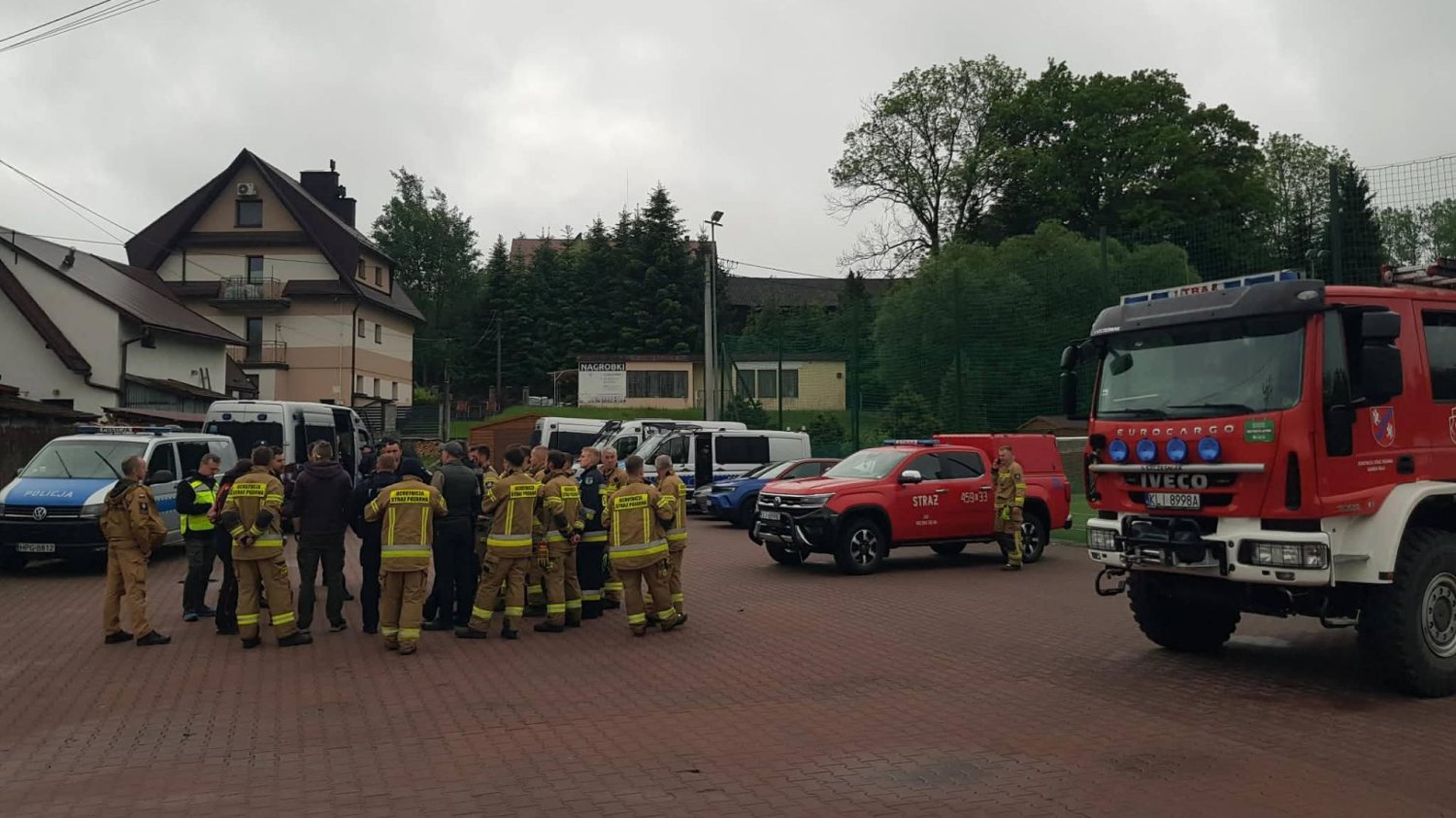 Straż w rejonie Beskidu Wyspowego brała udział w poszukiwaniach śmigłowca.