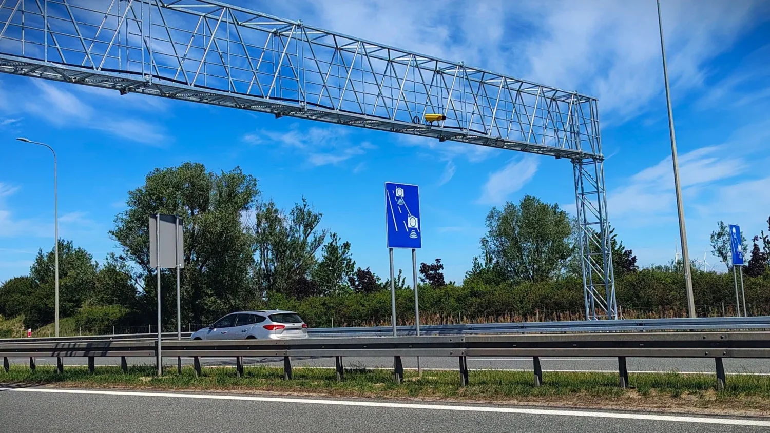 Oficjalny sposób na mandaty z OPP. CANARD ma narzędzie, o którym kierowcy zapominają