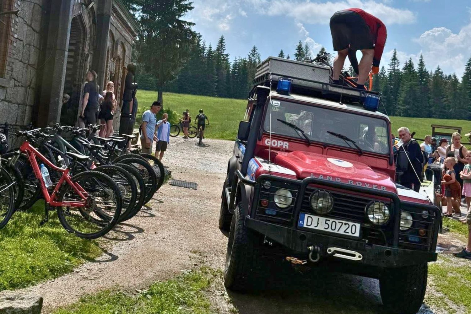 Piorun trafił turystkę w Górach Izerskich