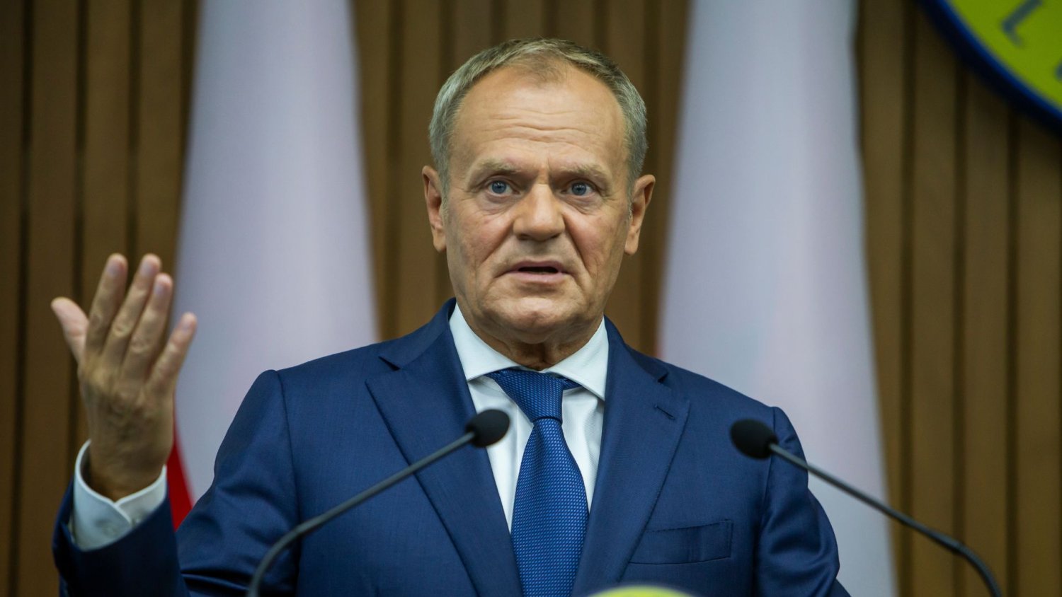 "Możliwy zamach na premiera Tuska oraz szefa MON". Pilna narada służb