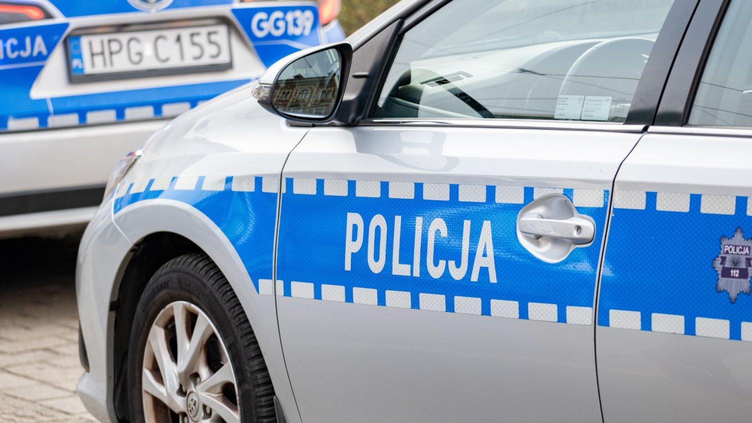Atak nożem przed szkołą w Warszawie. 21-latka raniła dwie nastolatki