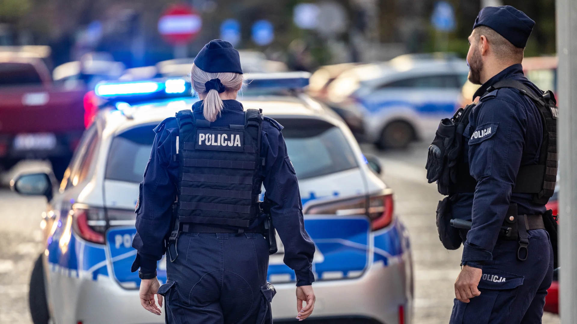Wyzywała policjantkę i próbowała ją kopnąć. Deportacja zamknęła sprawę
