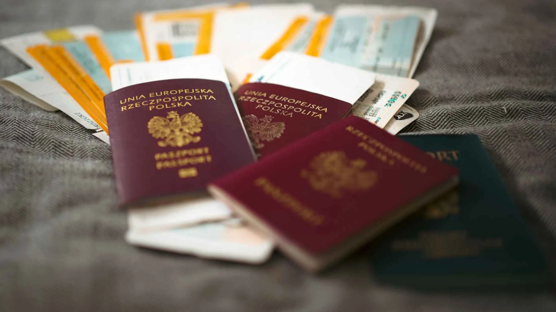 Wakacje.pl ofiarą hakerów. Przestępcy wiedzą, gdzie mieszkasz i dokąd lecisz polskie paszporty