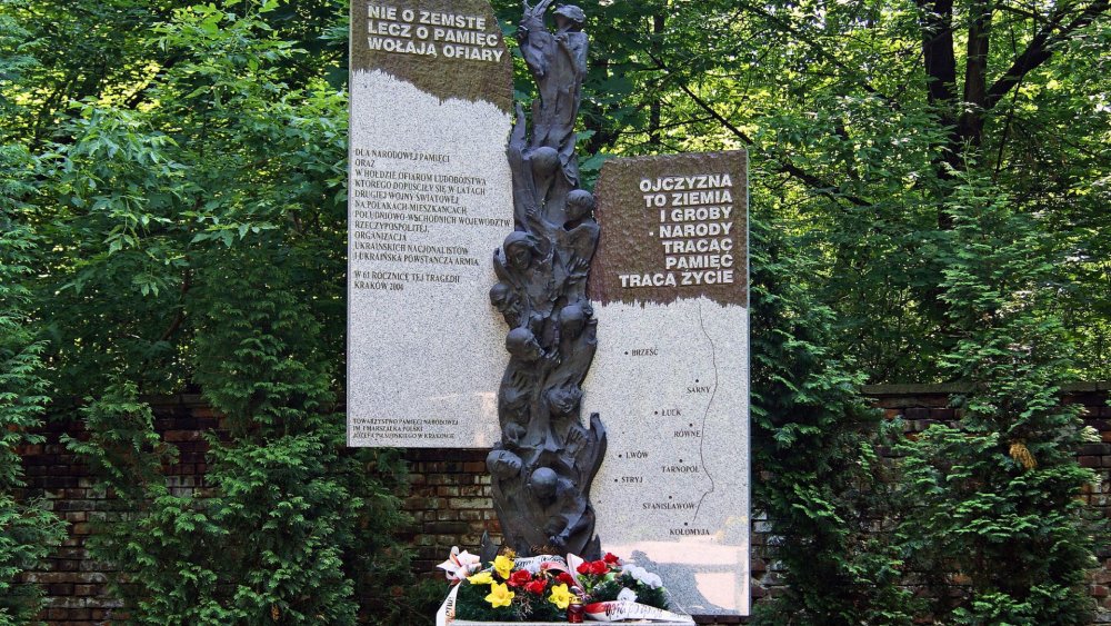 83. rocznica krwawej niedzieli na Wołyniu — Nawrocki oddaje hołd ofiarom