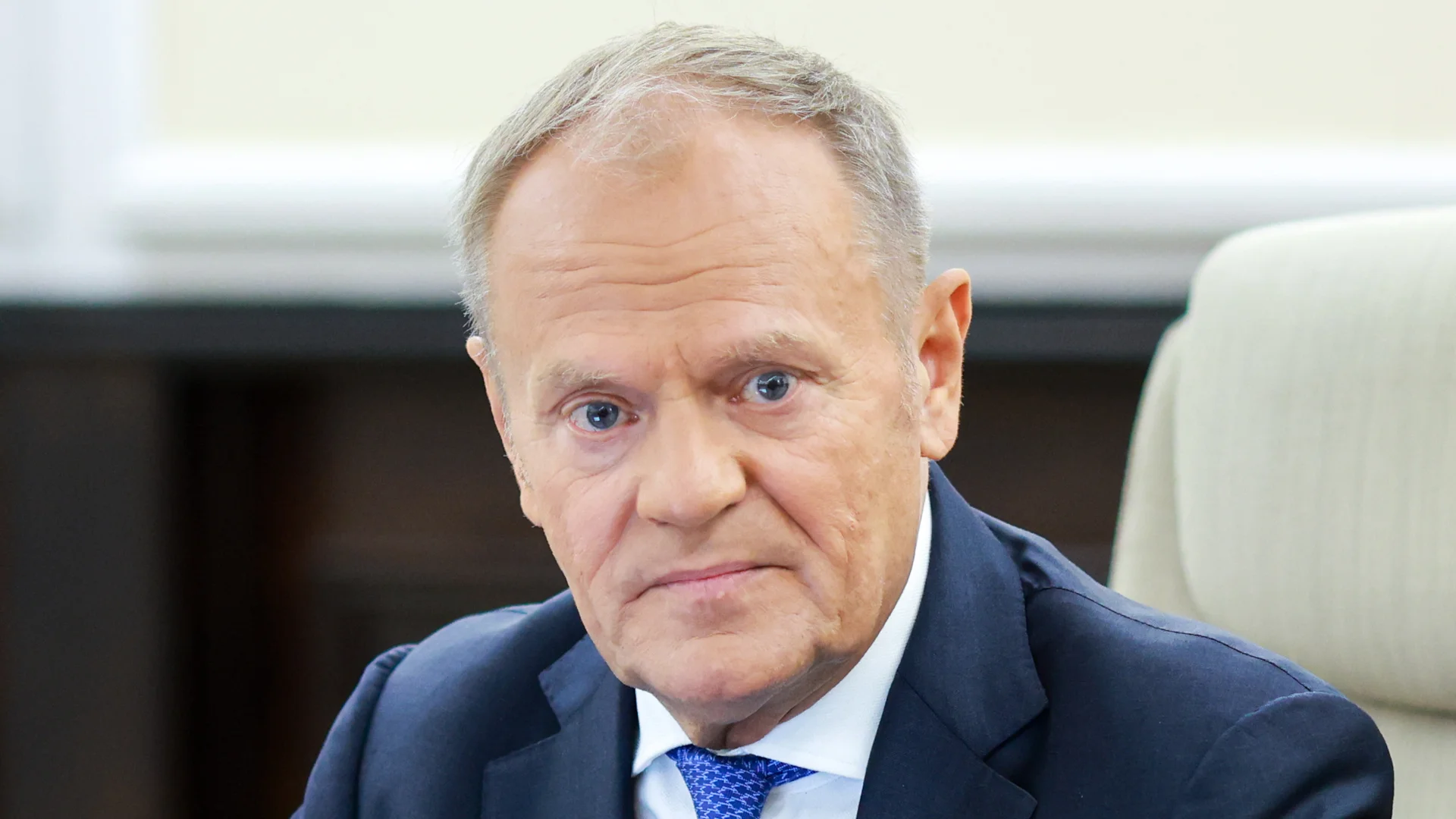Po nowym sondażu Tusk aż usiądzie i przemyśli 3 lata wstecz. 49,3 proc. kluczowe