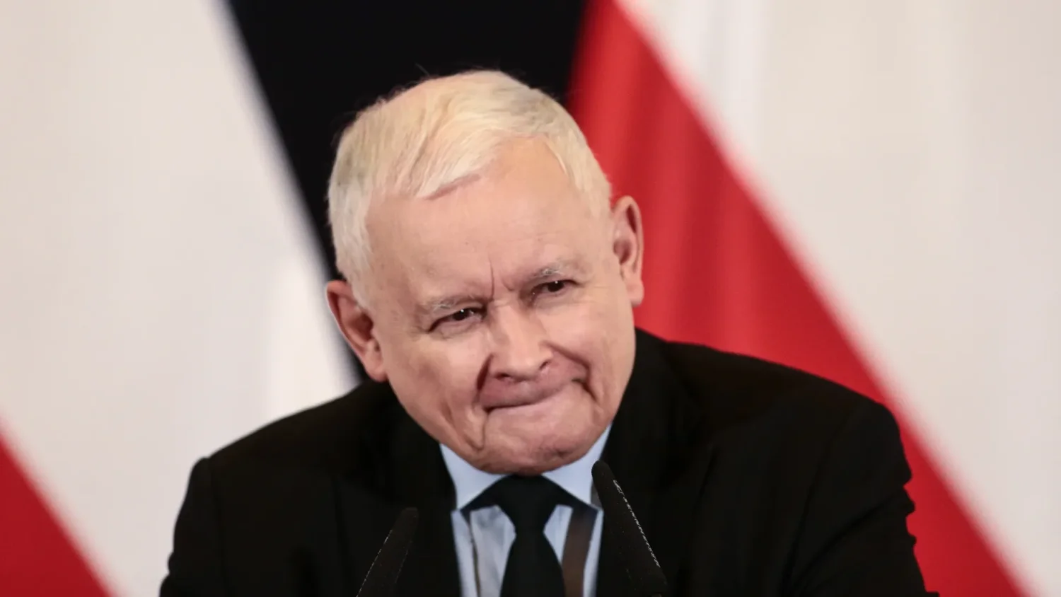 Kaczyński zaczął kombinować z wyjściem z UE. Riposta Sikorskiego pozbawia złudzeń