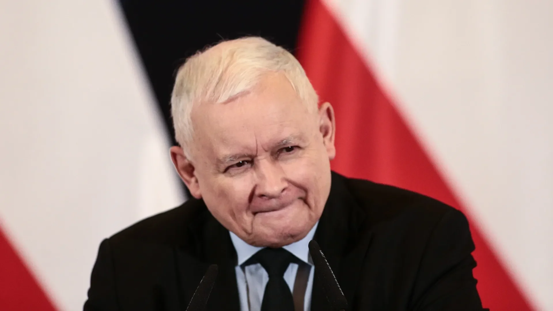 Kaczyński zaczął kombinować z wyjściem z UE. Riposta Sikorskiego pozbawia złudzeń