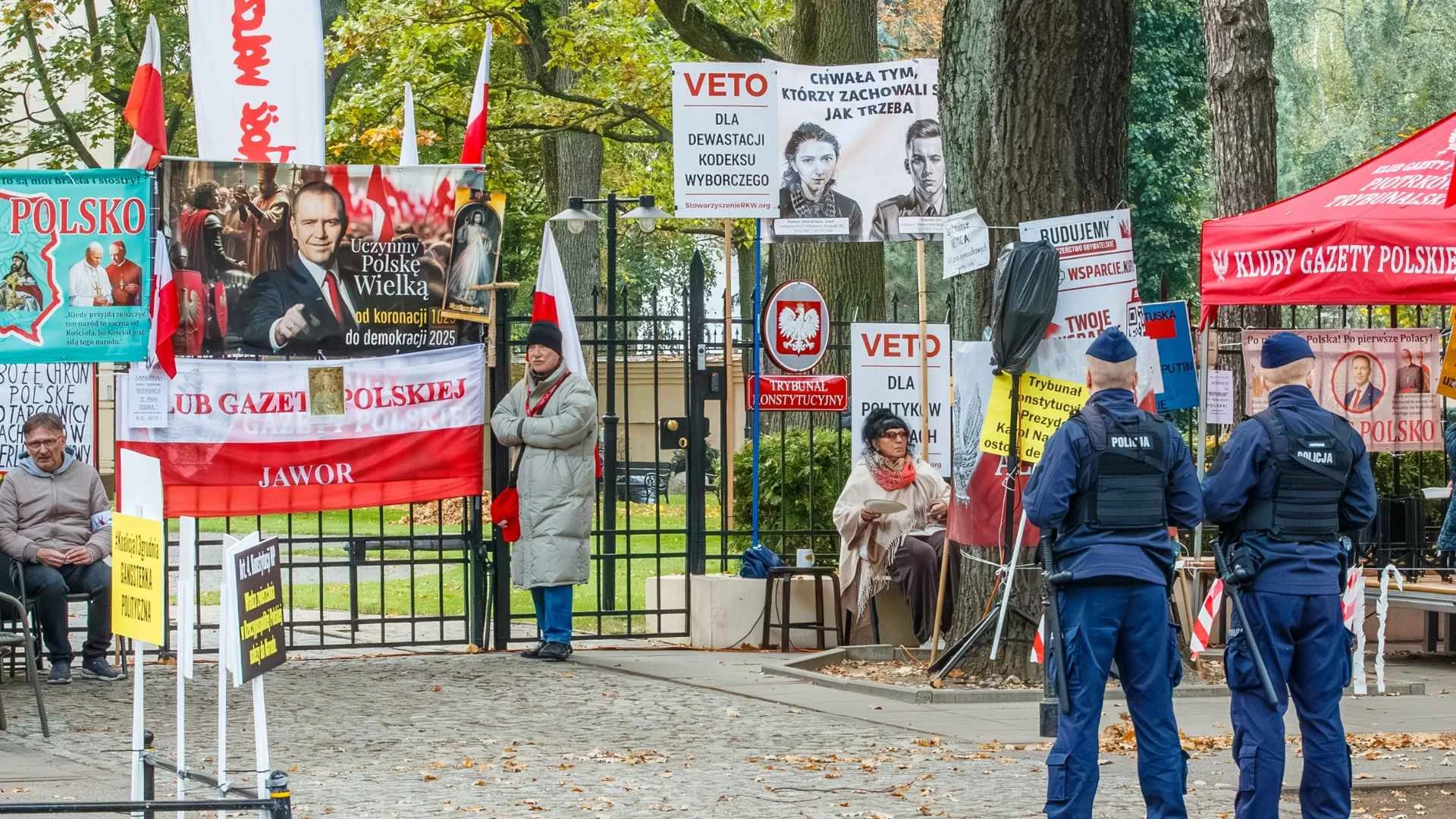Protesty pod TK.