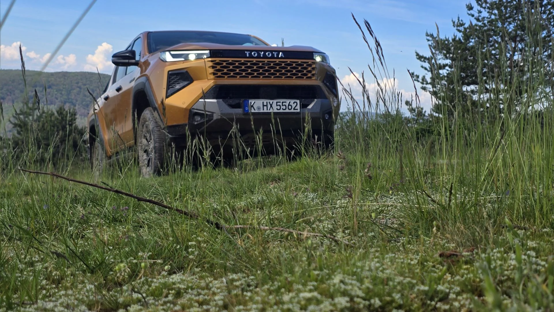 nowa Toyota Hilux