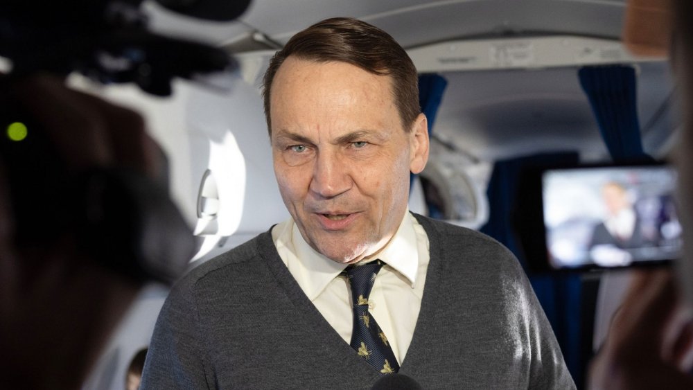 Sikorski vs Przydacz: "Nawrocki – 0" w sporze o ambasadorów