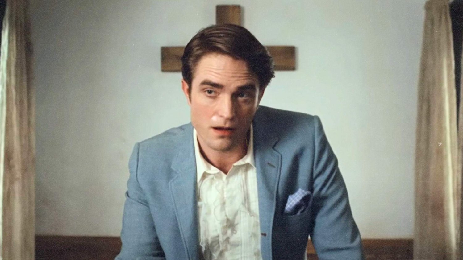 Film z Robertem Pattinsonem przeraża bardziej niż horrory. I czeka na Netflixie Robert Pattinson w filmie "Diabeł wcielony"