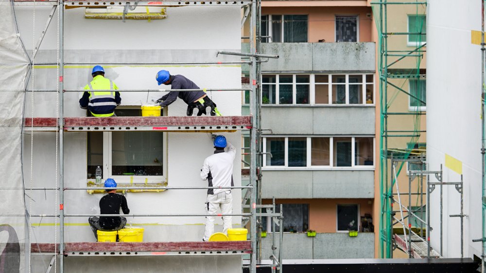 Mieszkania droższe o 16,5% z powodu biurokracji — deweloperzy wskazują przyczyny