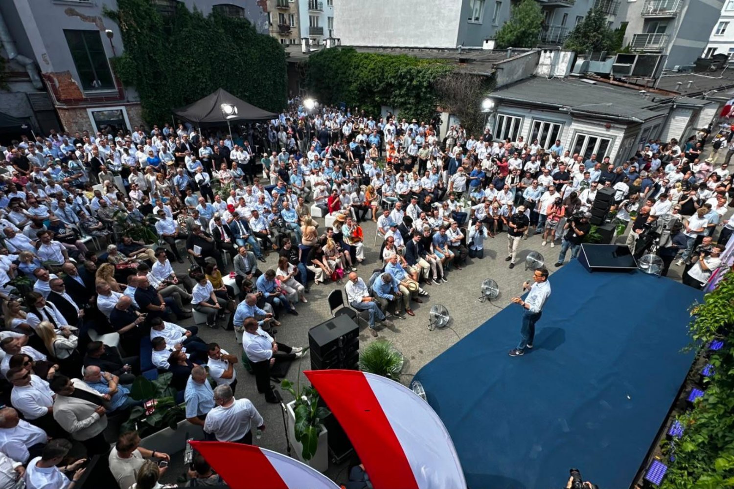 Rozwój Plus Wy. Na scenie Mateusz Morawiecki.