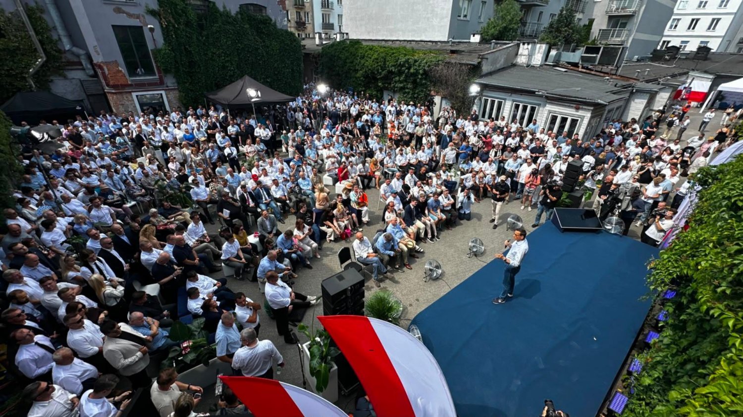 Grill Morawieckiego to nie była zabawa. "Za 25-30 lat nasz naród może przestać istnieć" Rozwój Plus Wy. Na scenie Mateusz Morawiecki.