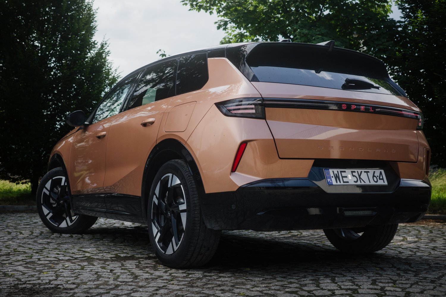 Opel zrobił jedną rzecz świetnie i jedną... średnio. Grandland PHEV jest na to dowodem