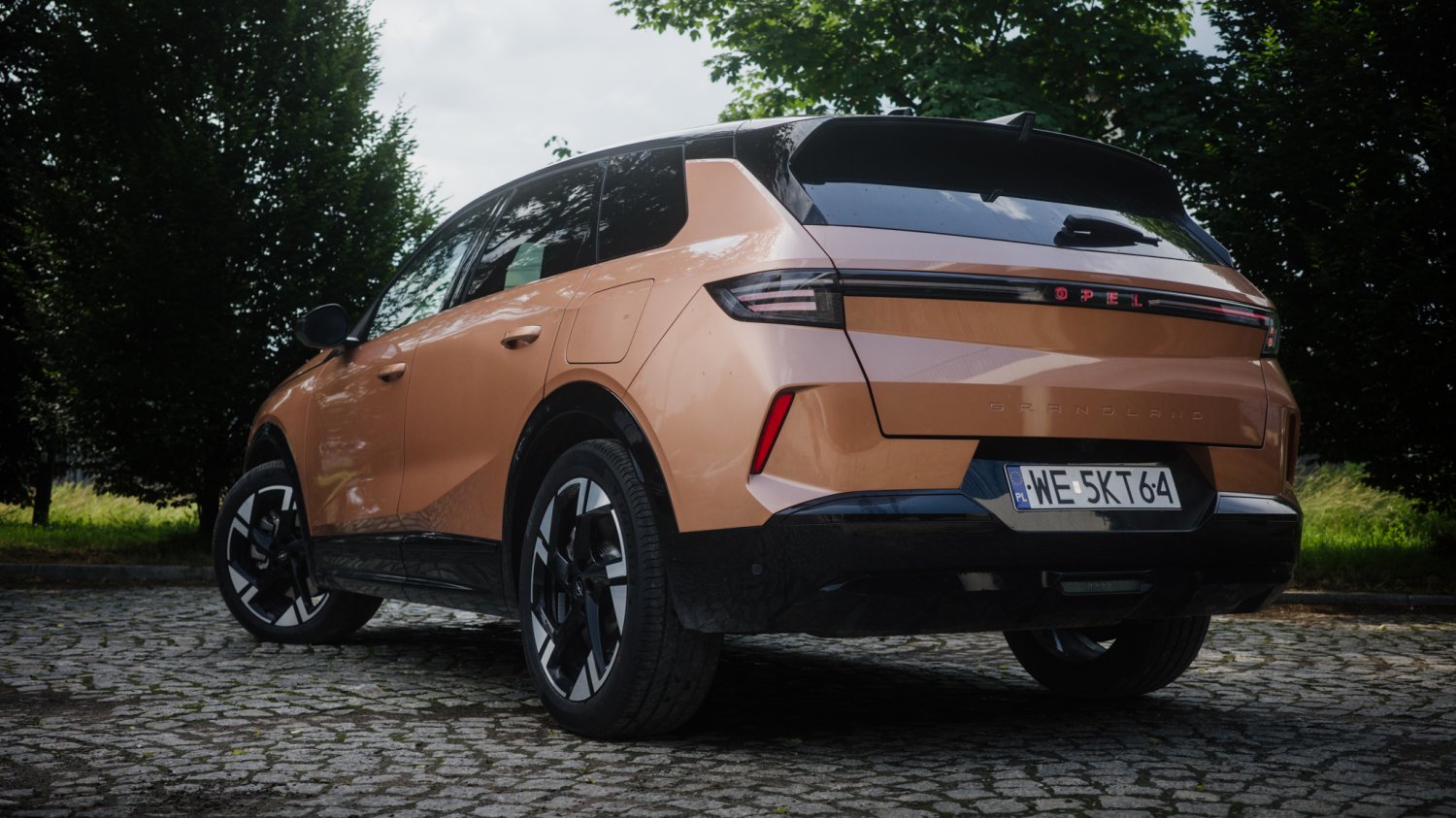 Opel zrobił jedną rzecz świetnie i jedną... średnio. Grandland PHEV jest na to dowodem