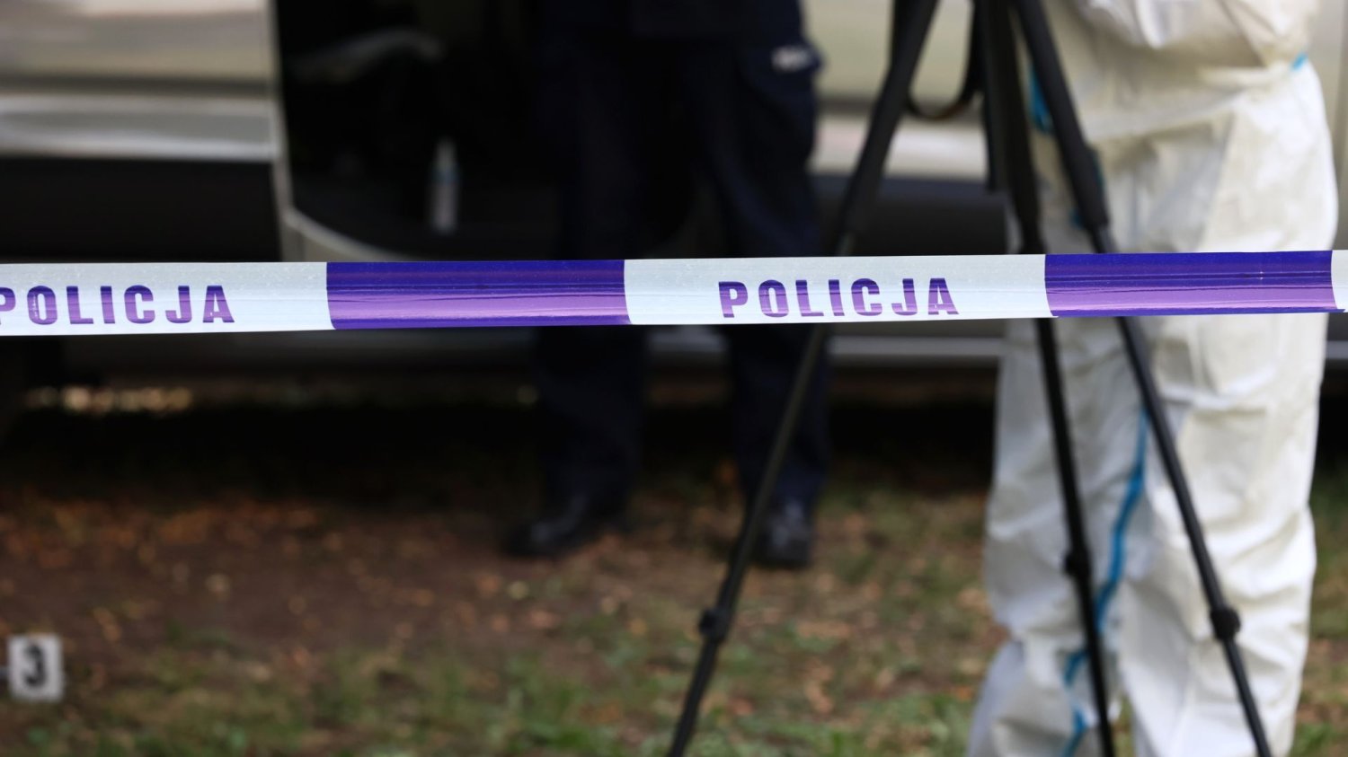 Koniec obławy w Mszanie Dolnej po śmierci 19-latki. Znaleziono ciało mężczyzny Taśma policyjna.