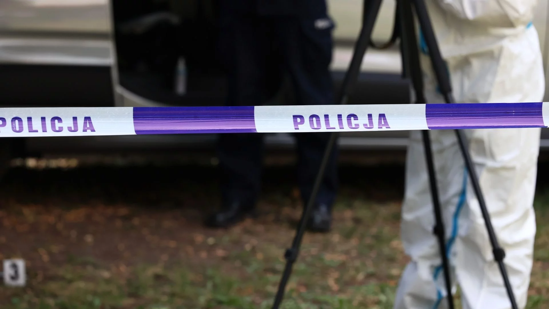 Koniec obławy w Mszanie Dolnej po śmierci 19-latki. Znaleziono ciało mężczyzny Taśma policyjna.