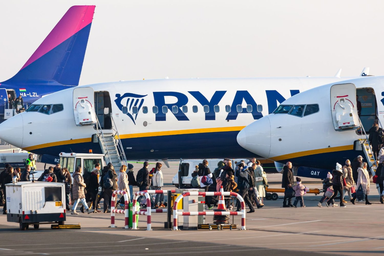 Miesiąc bez lotów Ryanaira i Wizz Aira do Neapolu Ryanair i Wizz Air na miesiąc zawieszają loty do Neapolu