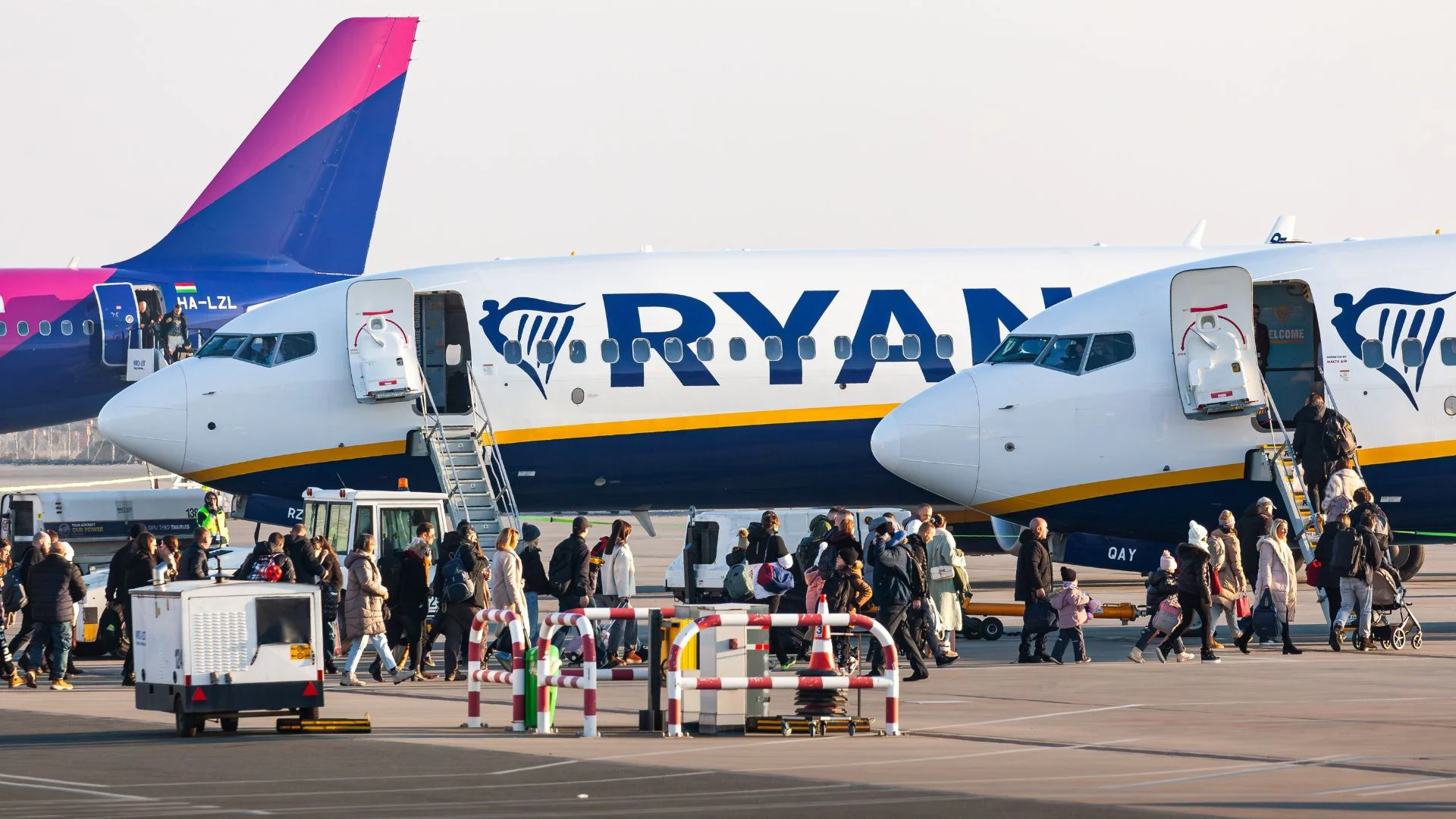 Miesiąc bez lotów Ryanaira i Wizz Aira do Neapolu Ryanair i Wizz Air na miesiąc zawieszają loty do Neapolu