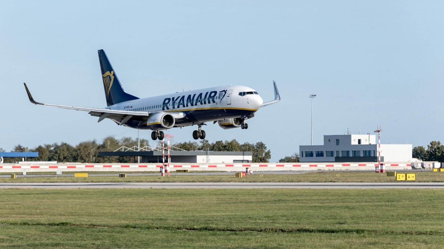 Ryanair, samolot, lotnisko, lądowanie