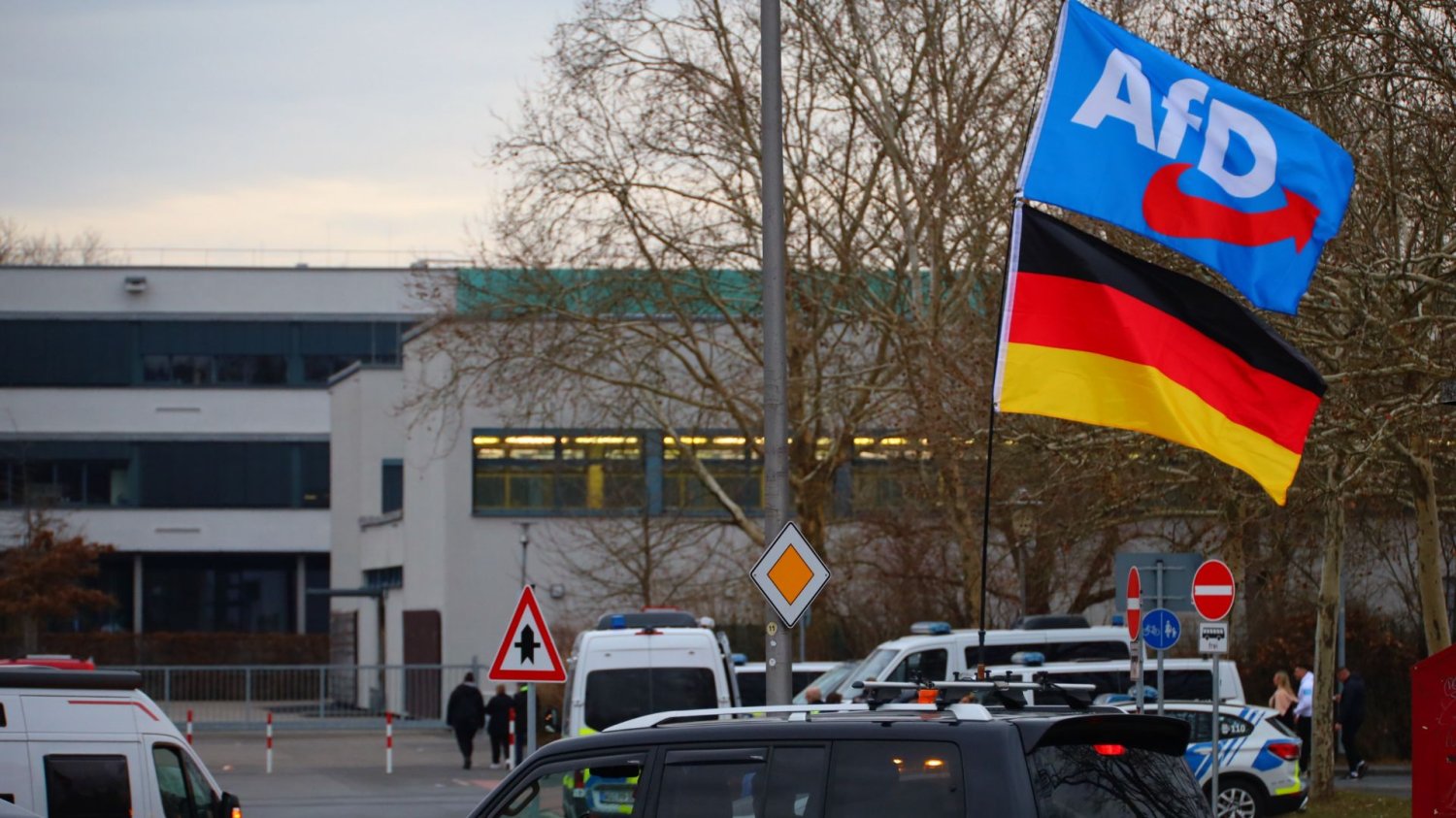 Sondaż: AfD traci poparcie. Zmniejsza się dystans do chadecji