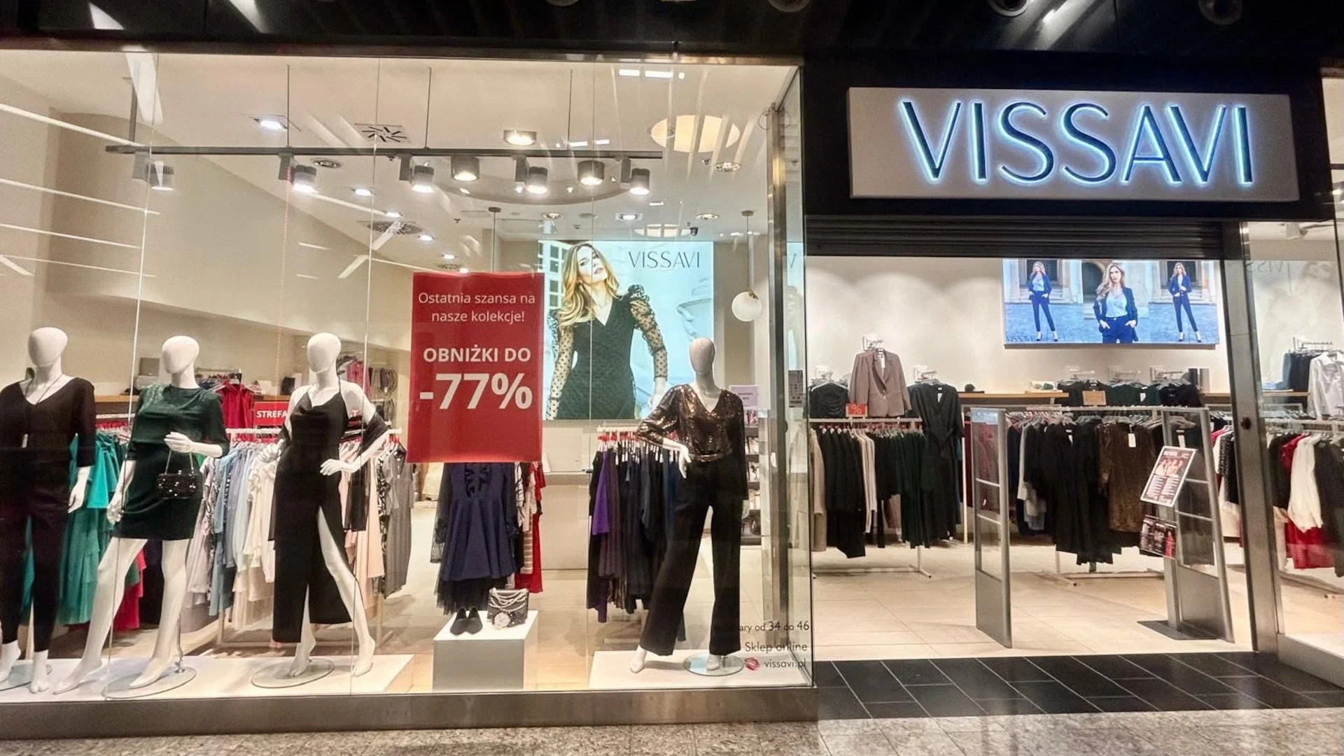 Vissavi zamyka sklepy. Koniec marki po 25 latach, co ze sprzedażą online? Salon odzieżowy w galerii handlowej – marka Vissavi zamknęła wszystkie sklepy stacjonarne