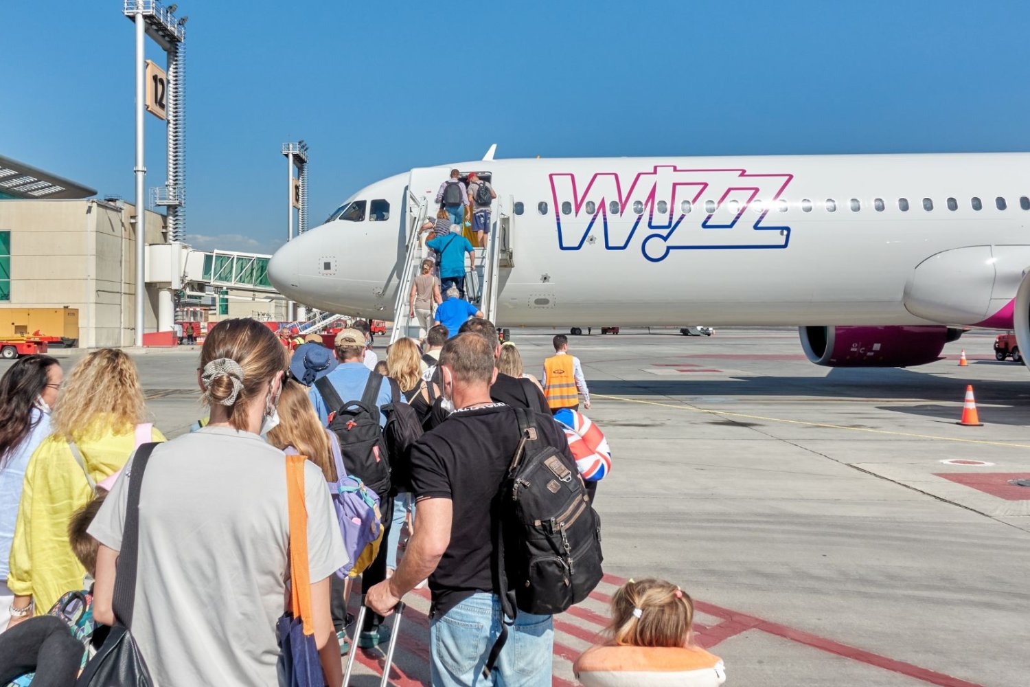 Wizz Air redukuje połączenia z Polski Samolot Wizz Air