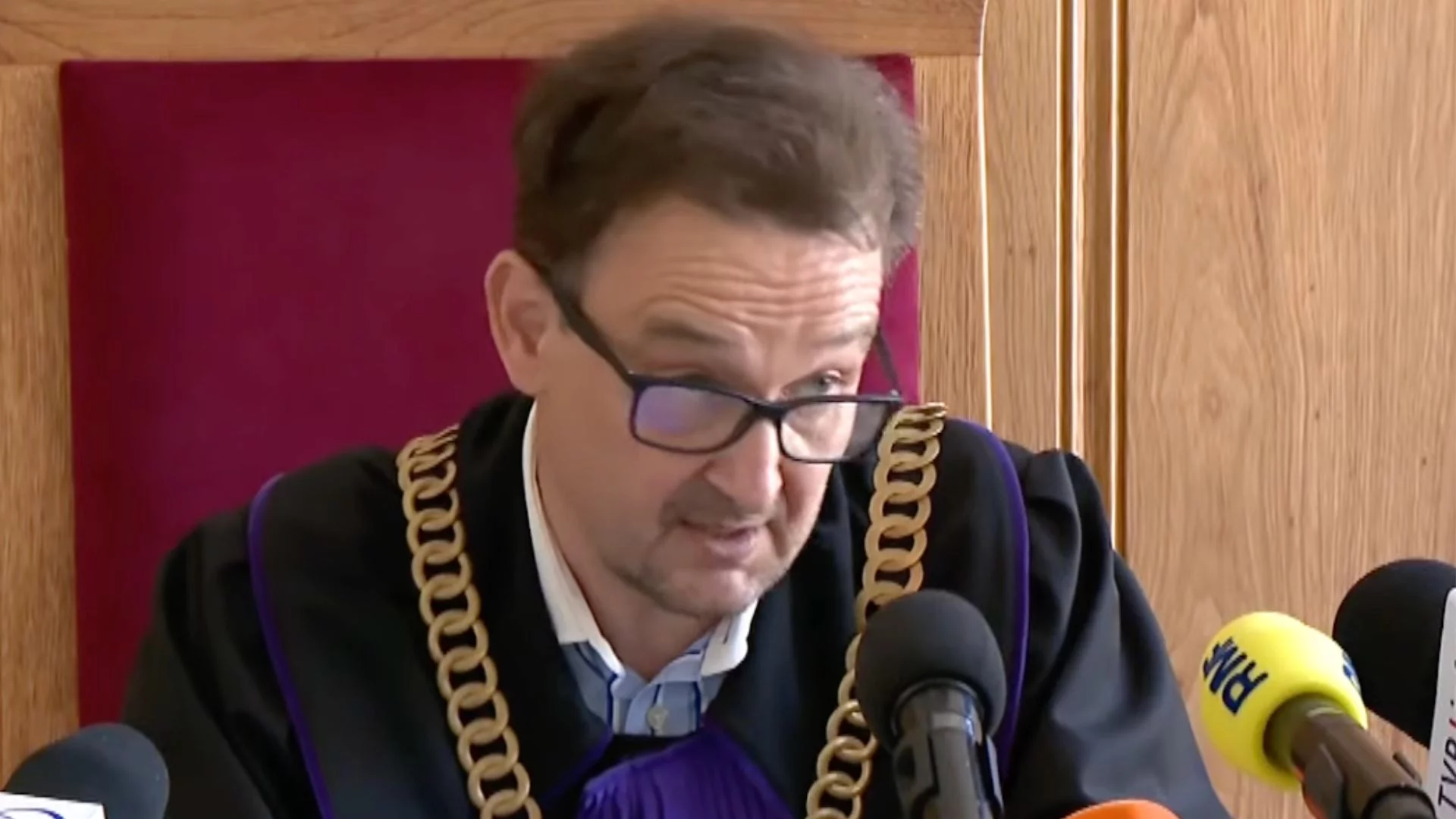 Sędzia Mitera wbił Łukasza Żaka w ziemię. Jego słowa były jak osobna kara Sędzia Maciej Mitera