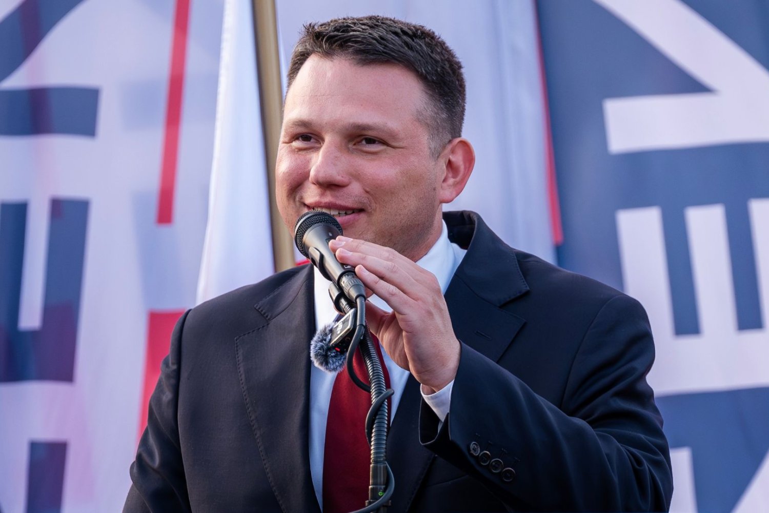 Sławomir Mentzen w czasie przemowy