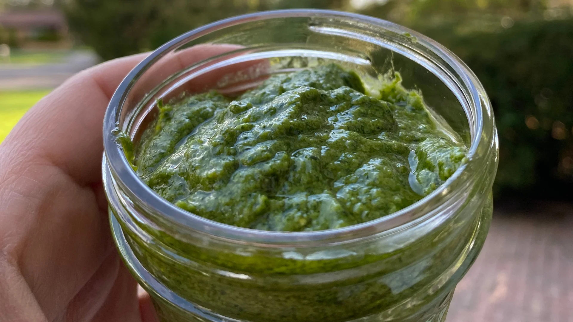Pesto Łowicz wycofane. GIS: dwie partie, wrzesień 2026 Słoik z zielonym pesto