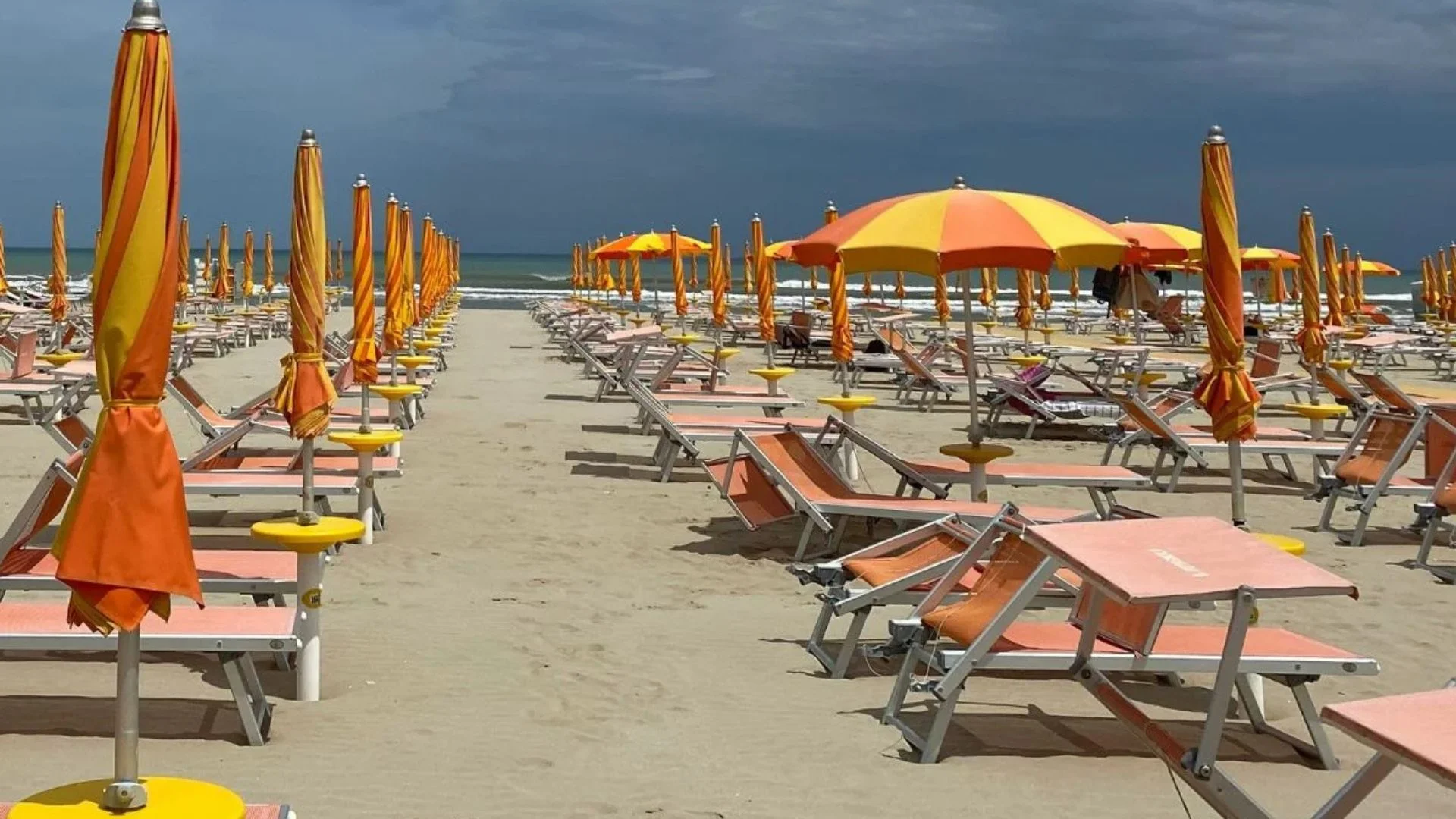 Seniorzy pokłócili się o leżak na plaży pod Atenami. 82-latek nie przeżył