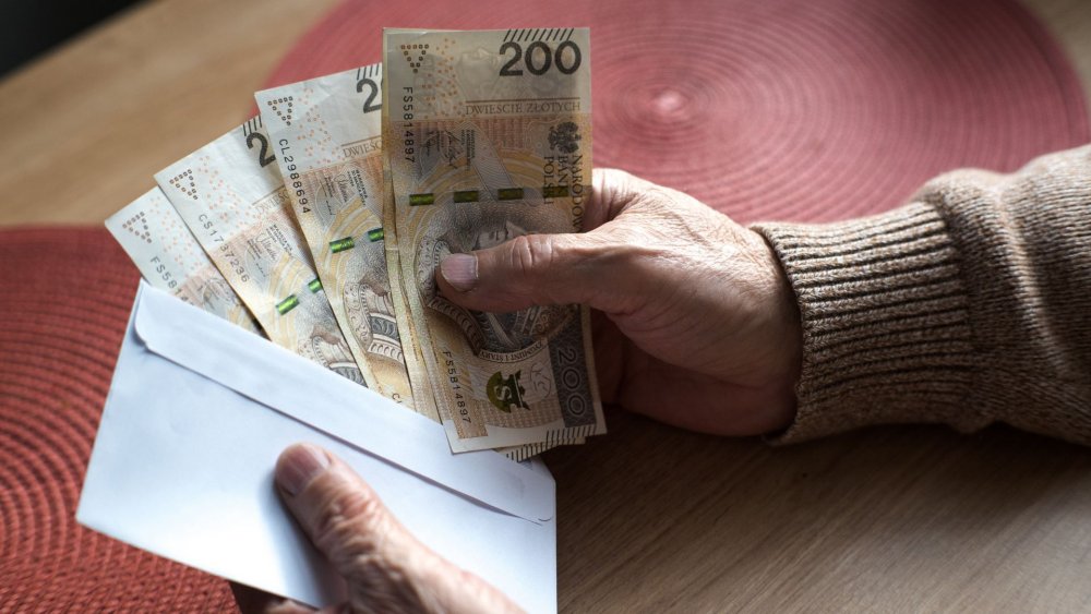 14. emerytura we wrześniu 2026 r. — maksymalnie 1978 zł, ale próg dochodowy zmniejsza wypłatę