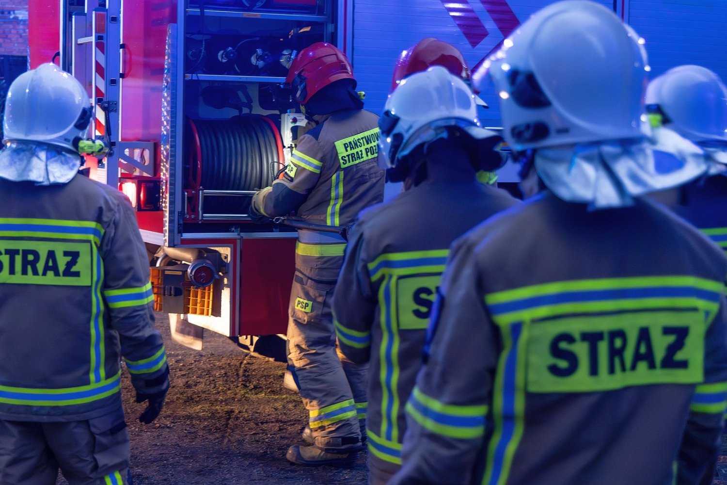Pożar na terenie jednostki przy ul. Kawaleryjskiej. Wojsko wydaje komunikat strażacy