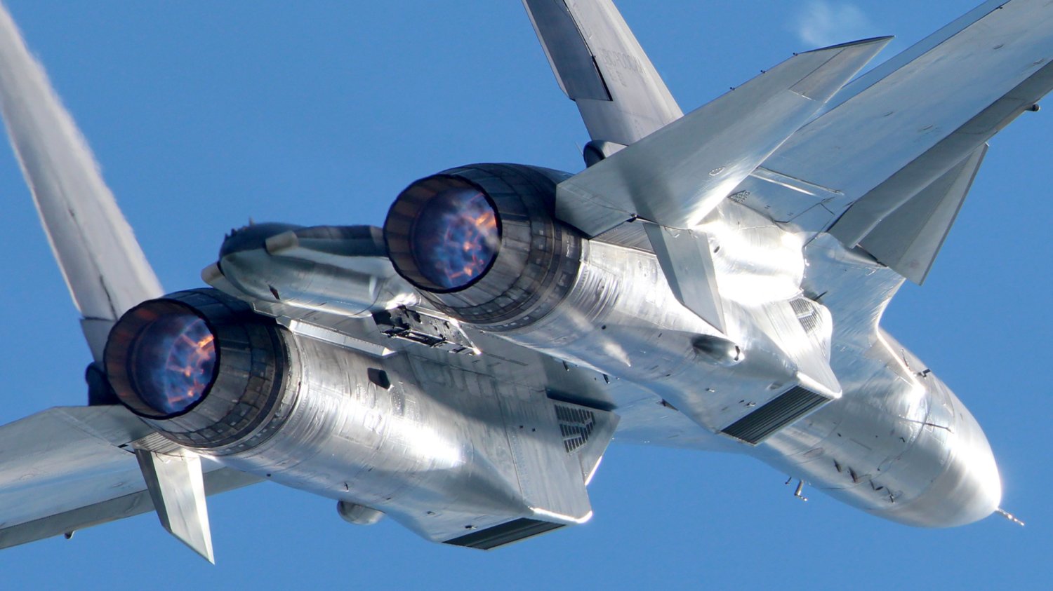 Su-30SM2 widziany od tytułu
