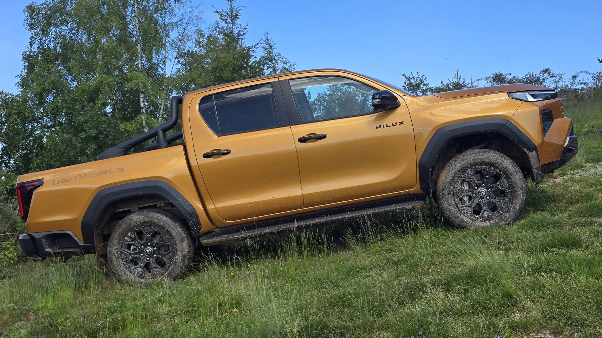 nowa Toyota Hilux