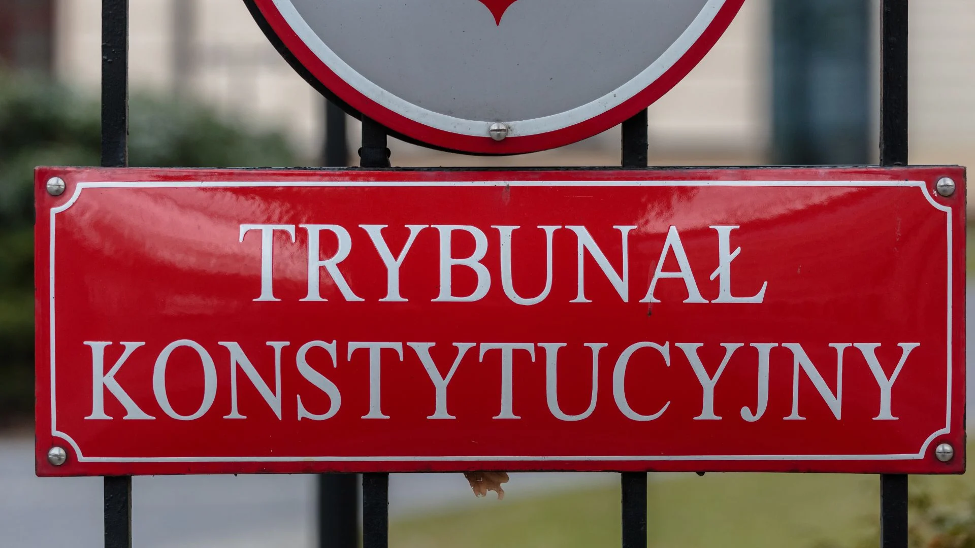 Policja i prokurator weszli do TK. Jest reakcja Święczkowskiego Trybunał Konstytucyjny