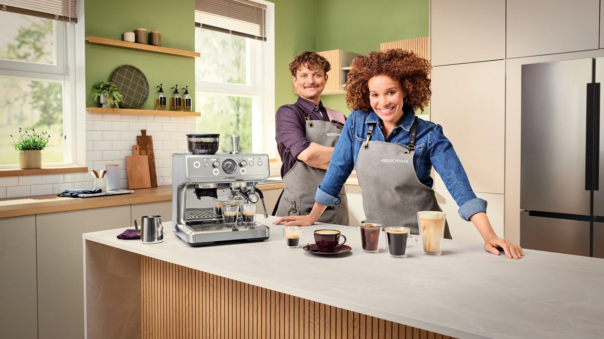 Bosch wchodzi na rynek ekspresów kolbowych. HomeCafé Serie 4 dla wymagających miłośników kawy