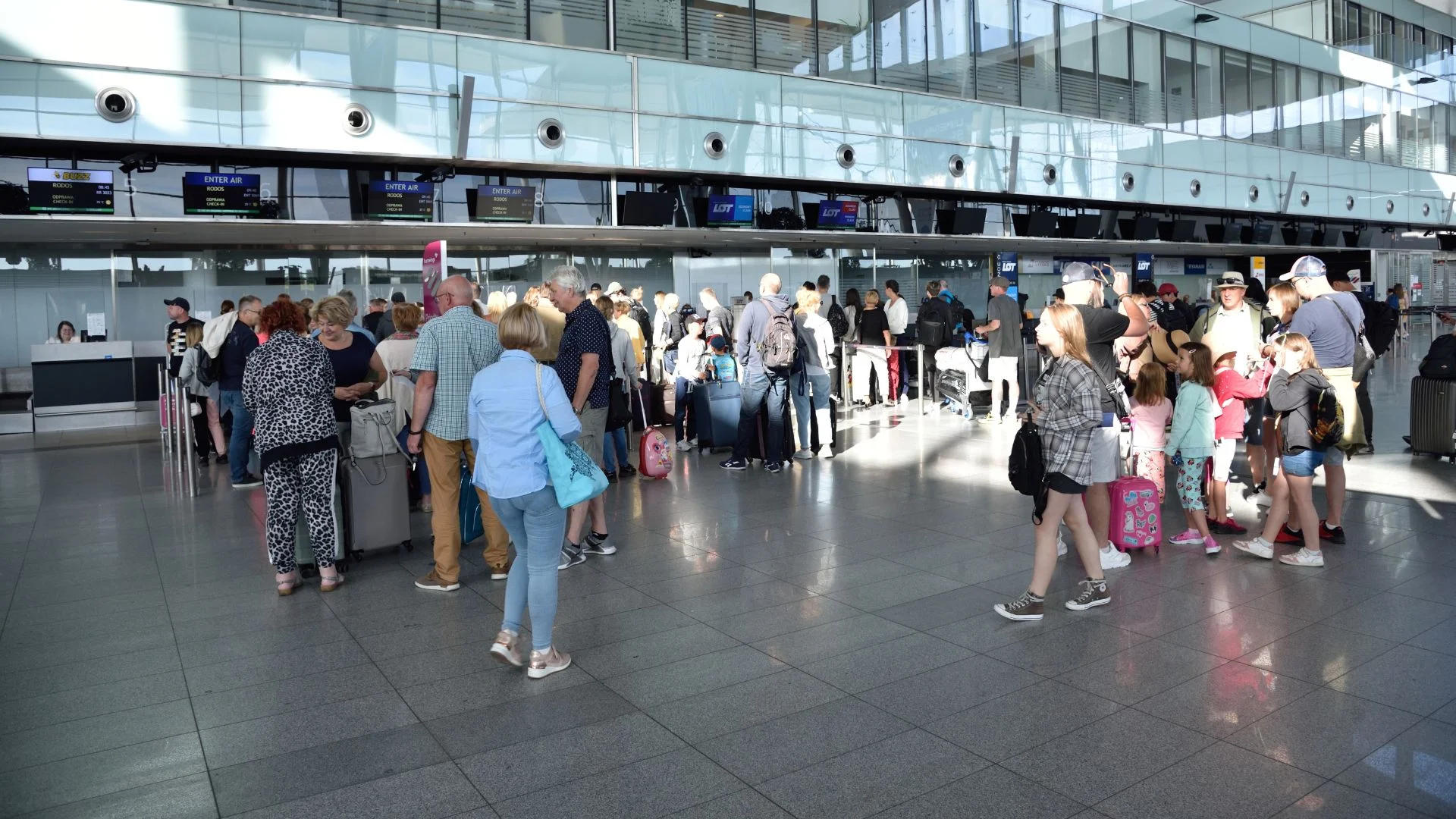 Tunezyjczyk chciał lecieć na gapę do Włoch. Jest już kara Tunezyjczyk z Wrocławia z 10-letnik zakazem wjazdu do strefy Schengen