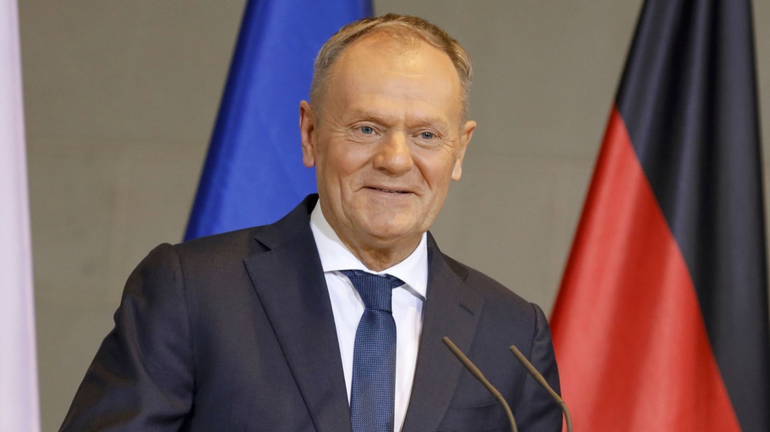 W nowym sondażu 31,4 proc. i długo nic. Tusk może się prężyć, ale cyfra 5 to problem